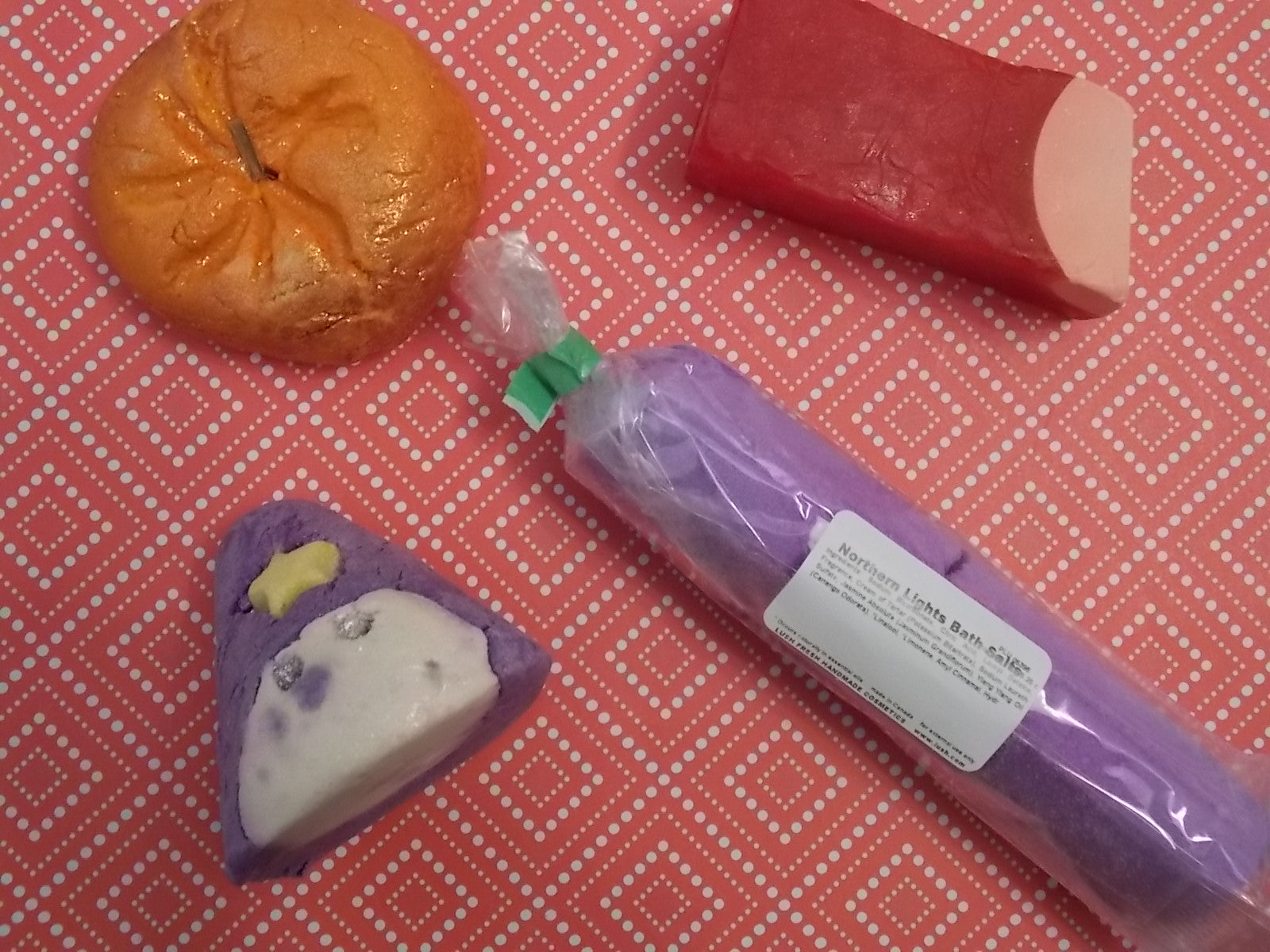 Review: LUSH Halloween Bath & Body Collection! Sparkly Pumpkin, Wizard Bubble Bar, Northern Lights Salts, Fairy Ring