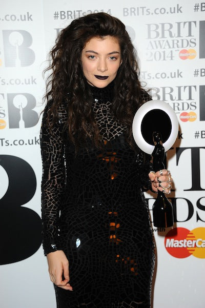 Beauty News, Preview: Singer Lorde Collaborates With MAC Cosmetics On Summer 2014 Makeup Collection