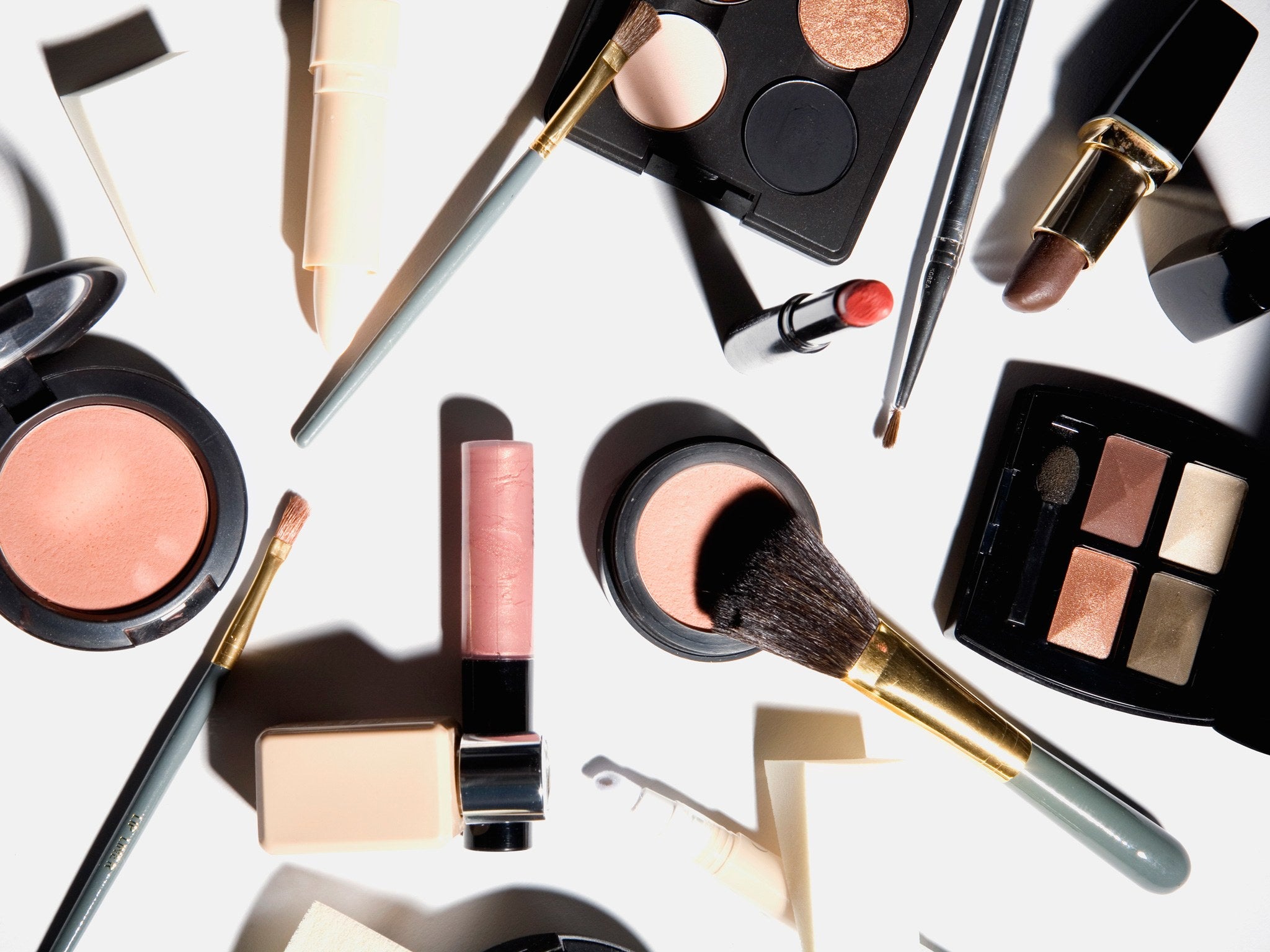 Top Tips to Save on Amazing Make-Up Looks