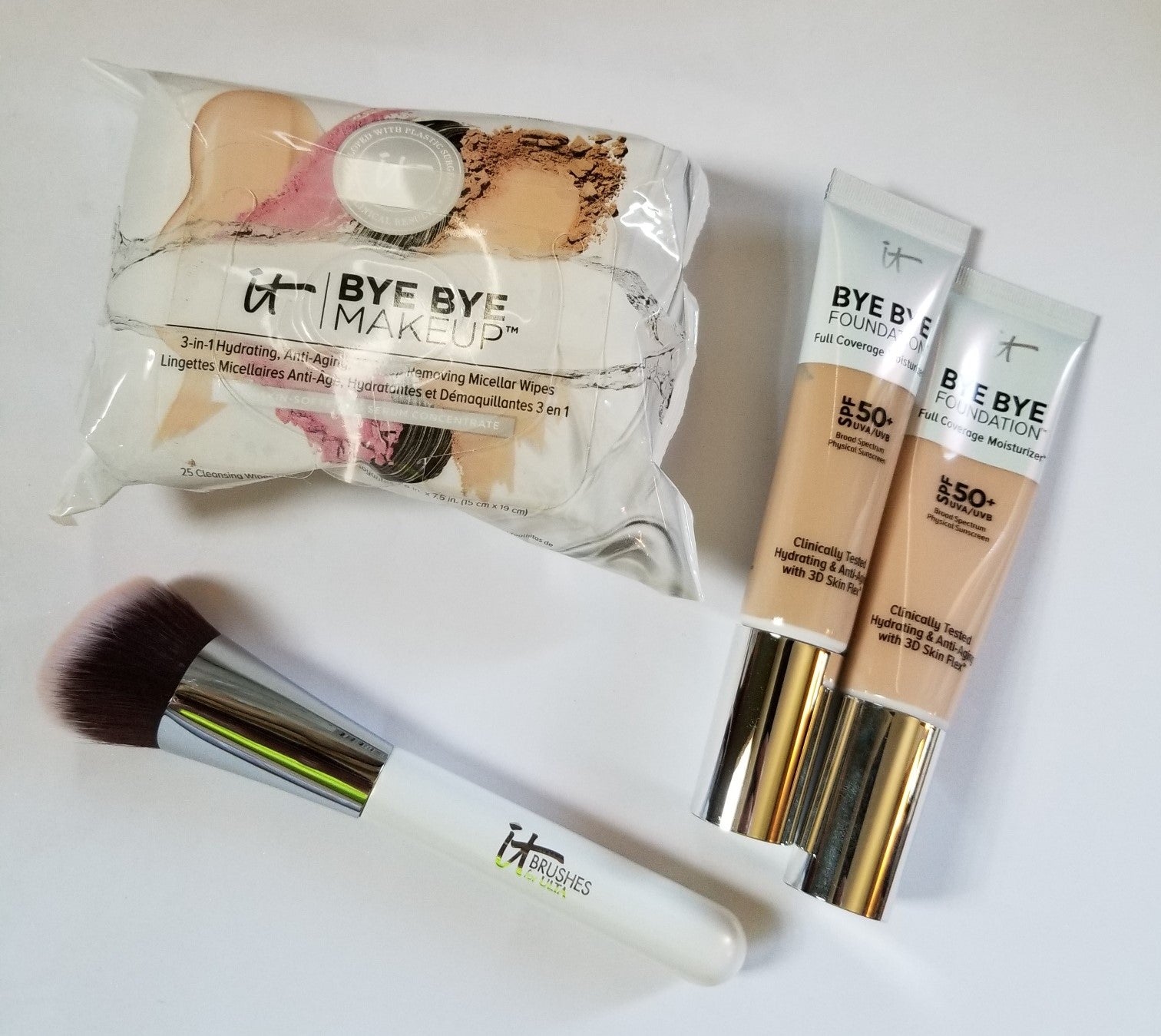 Review, Swatches, Photos, Makeup Trends 2018, 2019, 2020: IT Cosmetics, Bye Bye Foundation, Full Coverage, Bye Bye Makeup, Micellar Wipes, Airbrush Complexion Brush #77, ULTA Exclusive