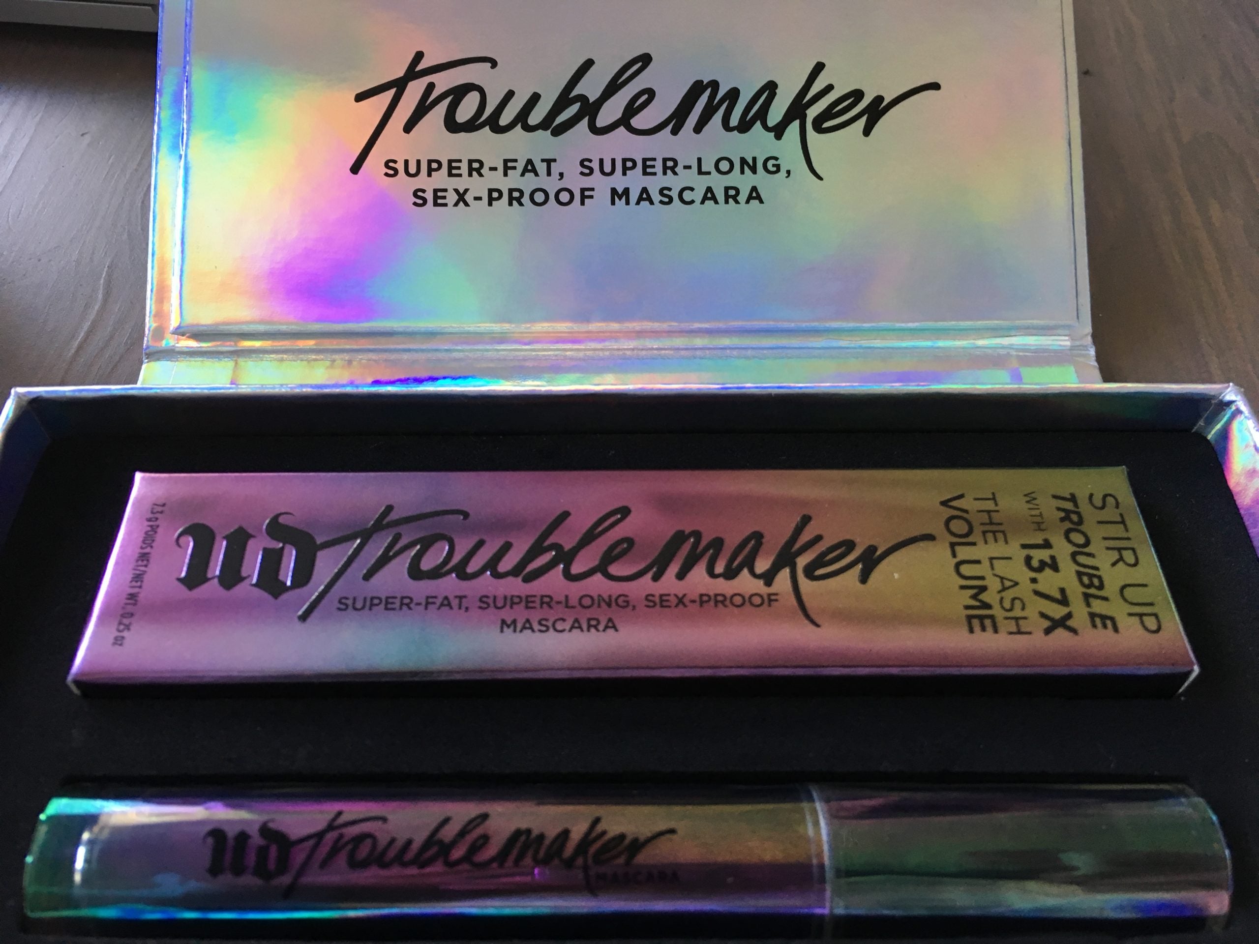 Review, Photos, Swatches, Makeup Trend 2017, 2018: Urban Decay Troublemaker Mascara, Long Lashes, Full Lashes, Eyelashes, Volumizing Mascara, Lengthening Mascara, Sephora, High-End Makeup, Luxury Makeup