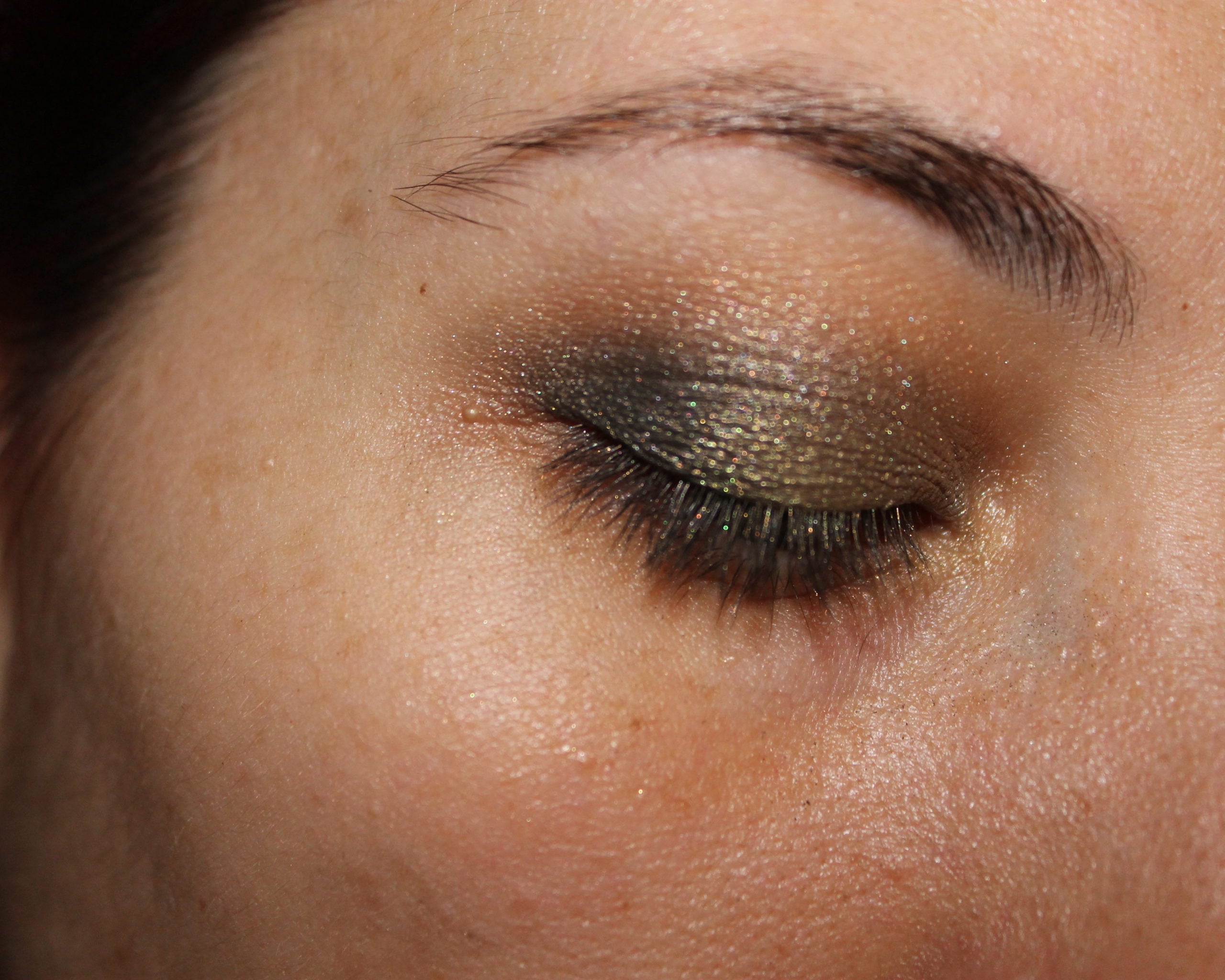 Trend: How To Get The Makeup Look: Show Some Irish Pride With A St. Patrick's Day Smoky Green Eye