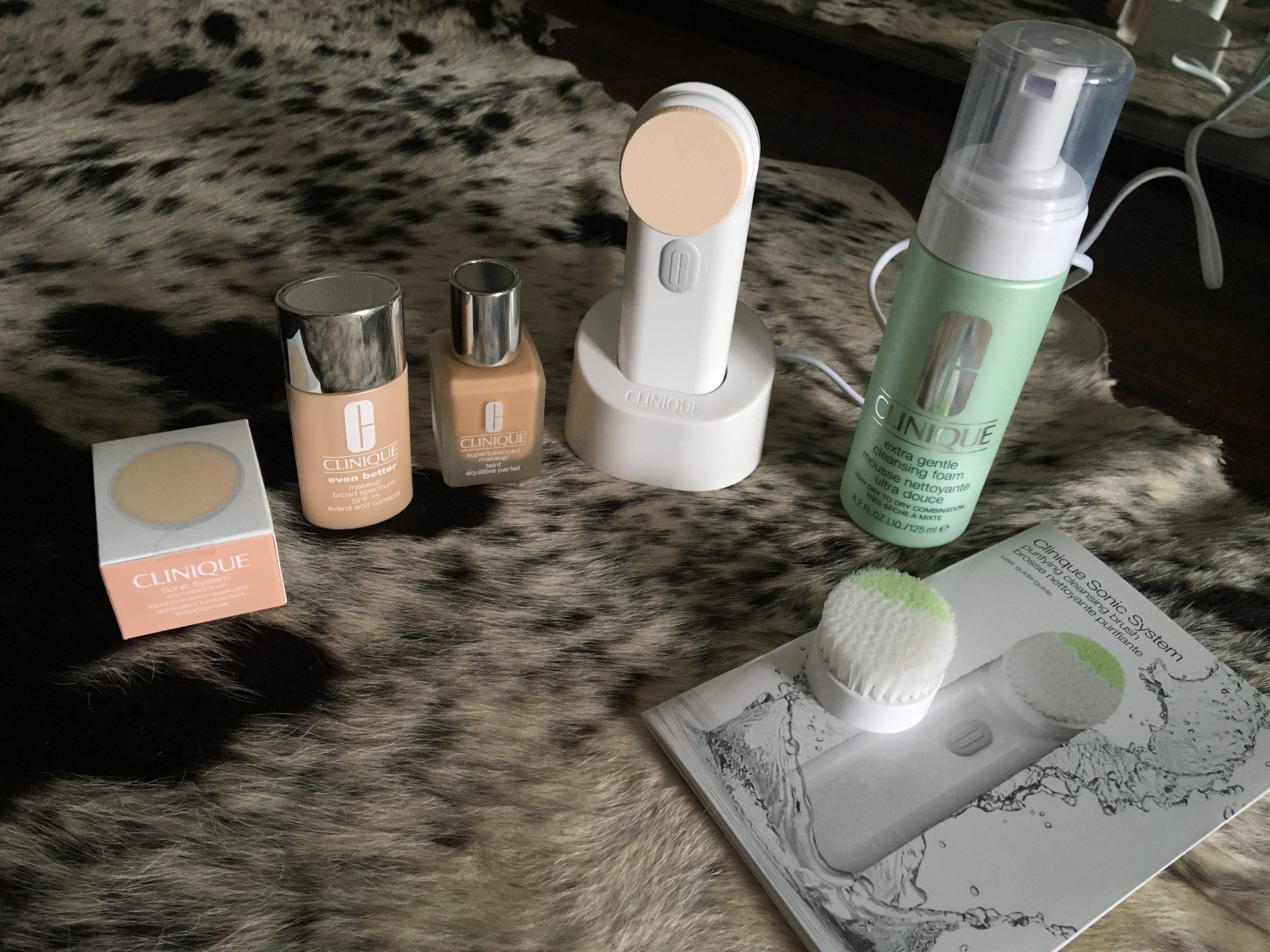 Review, Swatches, How-It-Works, Clinique, Airbrushed, Finish, Liquid, Foundation, Makeup, Applicator, Sonic, Cleansing, Purifying, Brush