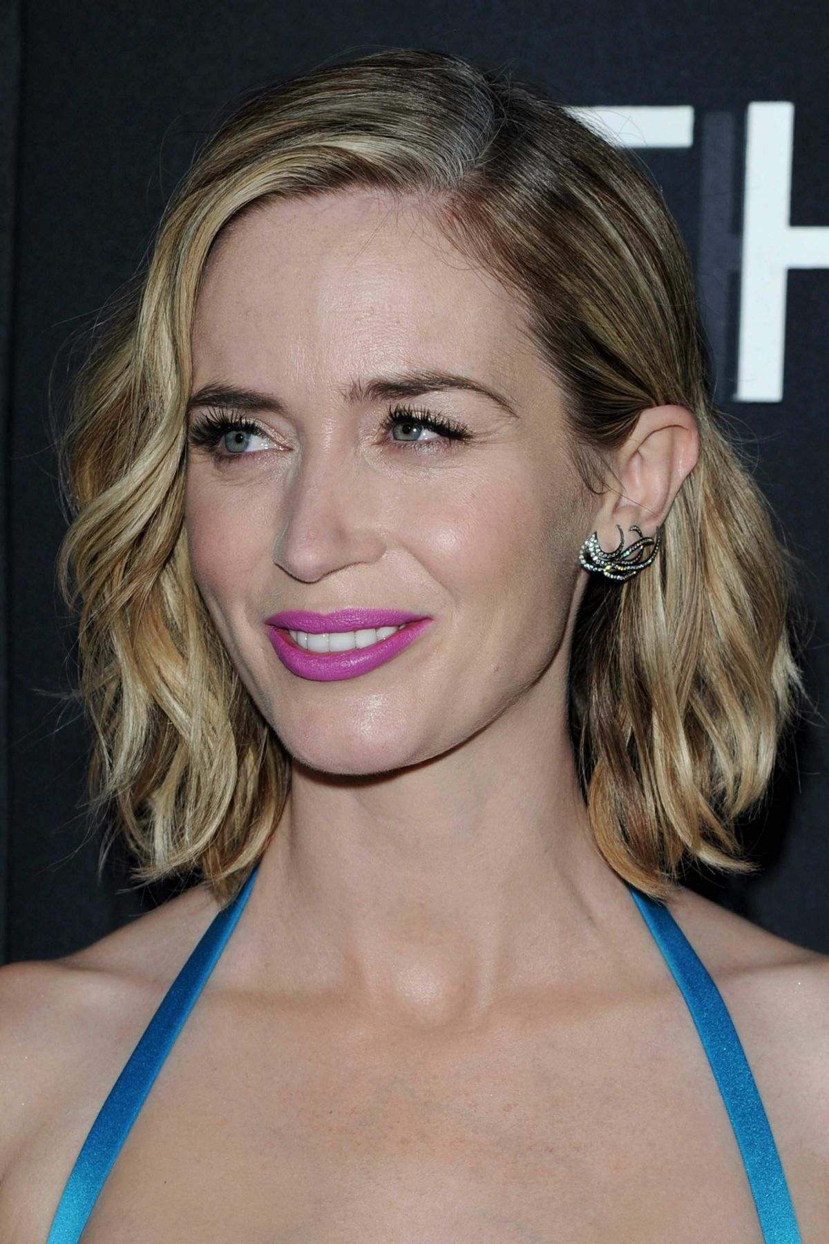 Hairstyle Trends, Review, Get The Look: Emily Blunt The Girl On The Train Movie Premiere, StriVectin Ultimate Restore Densifying Foaming Treatment, Color Care Vibrancy Booster, Max Volume Bodifying Radiance Serum, Fall 2016