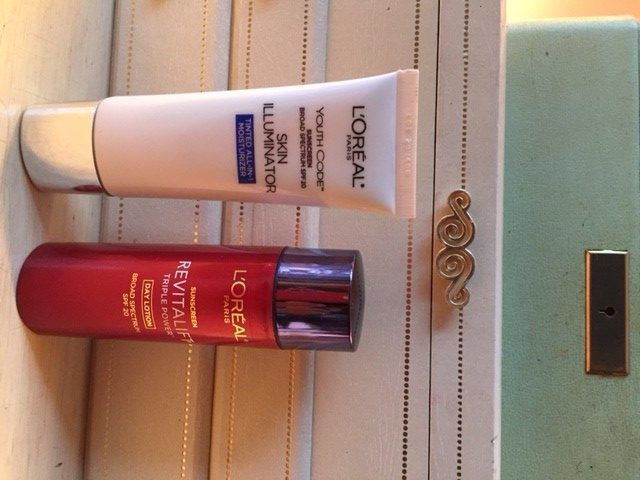Review, Ingredients, L'Oreal, Youth, Code, Skin, Illuminator, Tinted, All-In-1, Moisturizer, SPF, 20, RevitaLift, Triple, Power, Day, Lotion, SPF, 20