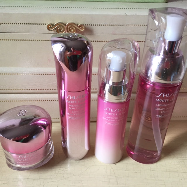 Review, Ingredients, Shiseido, White Lucent, MicroTargeting, Spot, Corrector, MultiBright, Night, Cream, Luminizing, Infuser, Surge, Ultimate, Sun, Protection, Lotion, for, Sensitive, Skin, &, Children, SPF, 50+