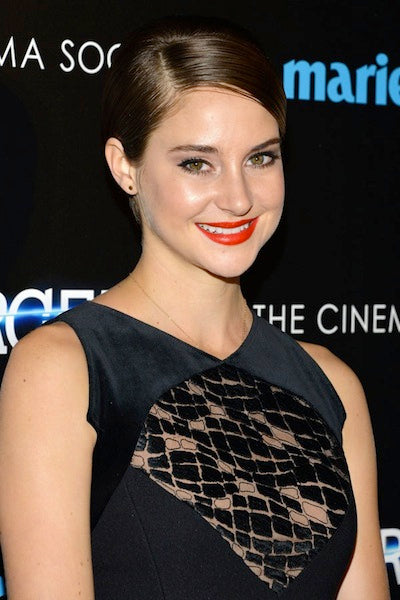 Get The Makeup Look: Shailene Woodley At NYC Divergent Movie Premiere - Coral Lips, Contoured Cheekbones, Defined Eyes